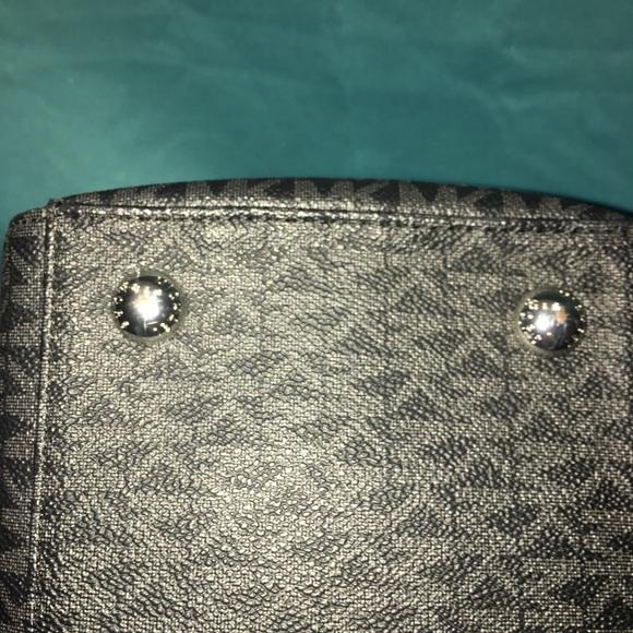 Black Micheal kors purse large logo - Picture 7 of 8
